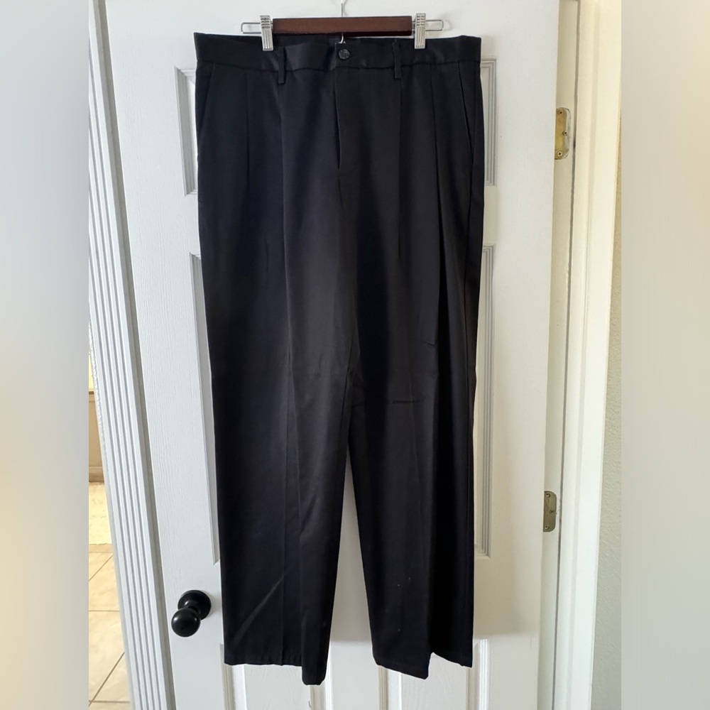 Men’s black Dockers